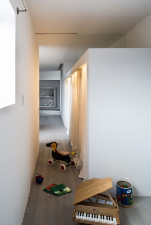 2_Framing_House_Shiga_Japan_by_Kouichi_Kimura_Architects_yatzer